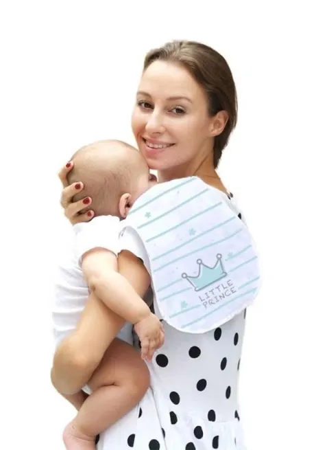 A set of 3 premium burp cloths in attractive colors and patterns, stylish and elegant for your baby. Contoured design for a comfortable fit around your neck.